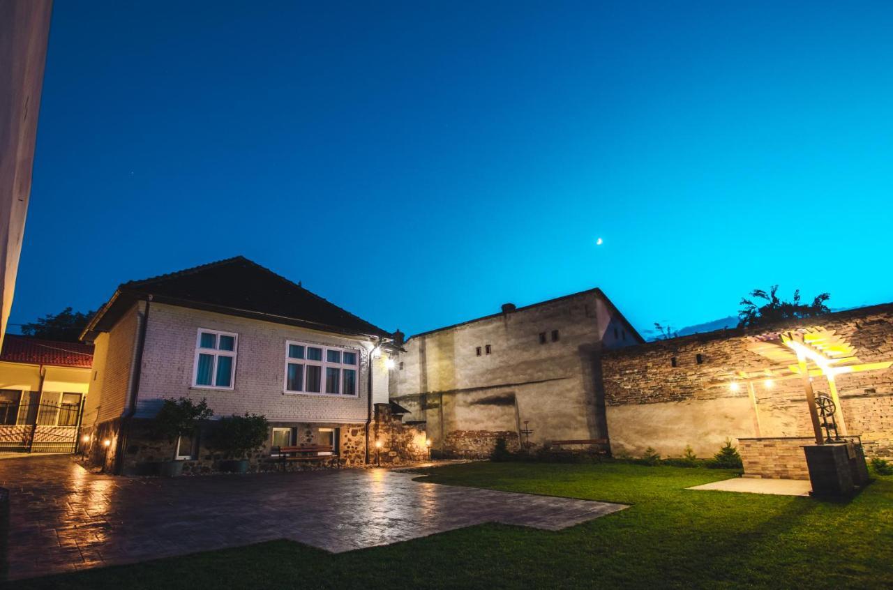 Vila Orient Hunedoara Exterior photo